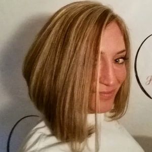 Meet your Posher, Monica